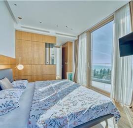 6 bedroom villa with pool and roof terrace, Sveti Stefan, sleeps 12